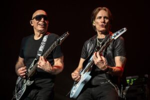 Dva maestra gitare Joe Satriani i Steve Vai premijerno kao bend SatchVai uskoro čak dva dana u Šibeniku